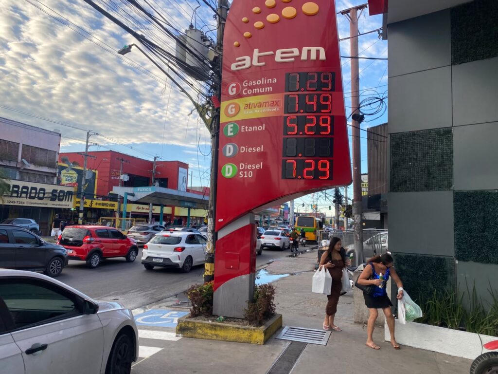 Postos de Manaus Aumentam Preço da Gasolina para R$ 7,29 sem Anúncio da Petrobras