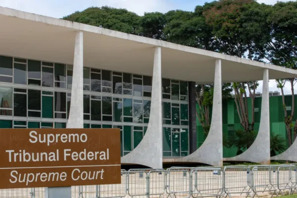 STF em Guerra: Gilmar e Zanin Exigem Cópia do Celular de Vorcaro às Vésperas de Julgamento Histórico