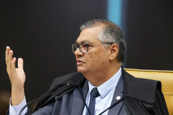 Dark Horse: Dino Levanta Sigilo de Investigação sobre Desvio de Dinheiro Público para Filme sobre Bolsonaro e Aponta Conexão com o PCC